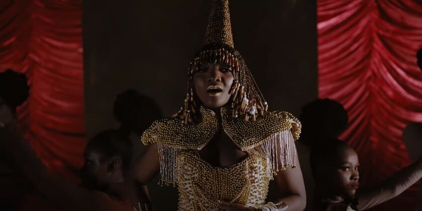 Women, unlike water, have too many enemies – Simi’s ‘Woman’ under the looking glass