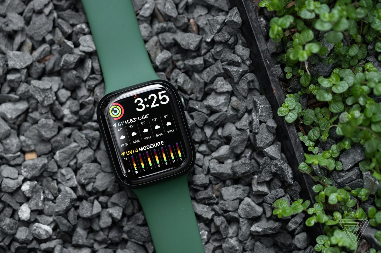 Apple Watch Series 8 may not have a body temperature sensor after all