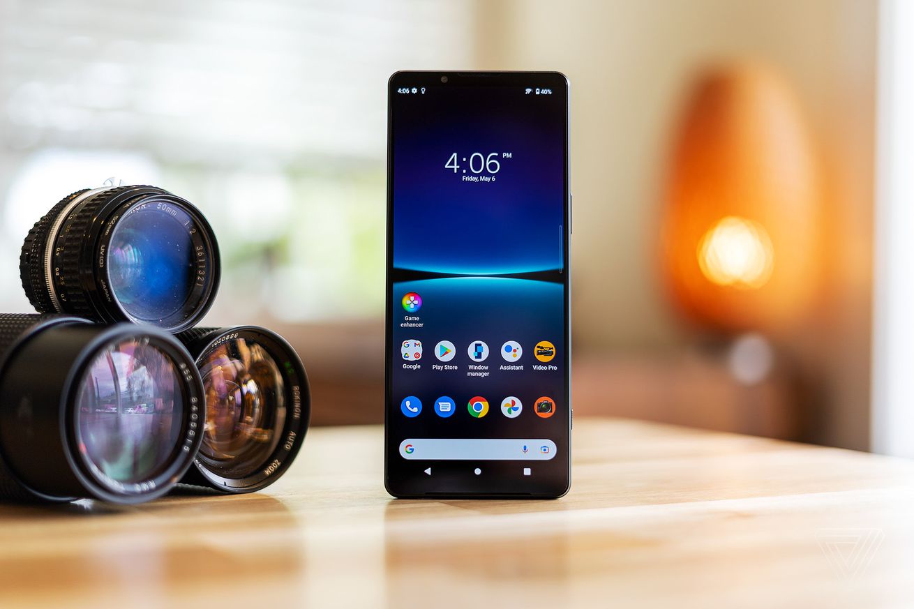 Sony’s Xperia 1 IV delivers real zoom for a steep price