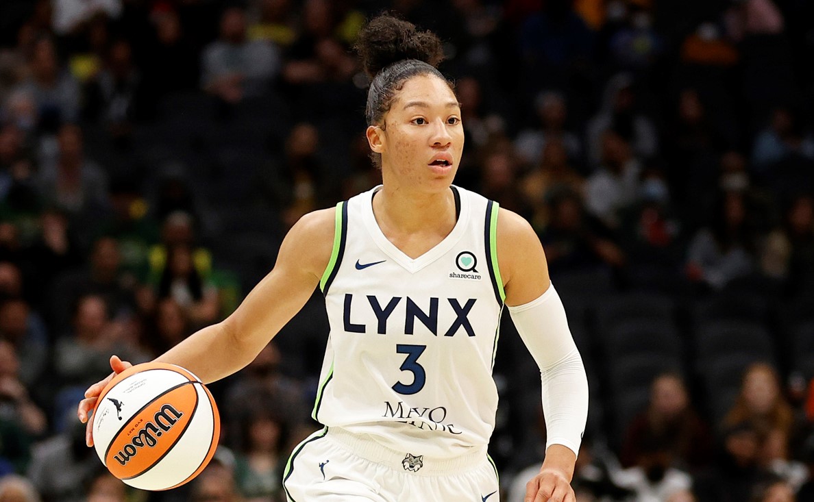Powers Scores 27, Help Lynx Hold Off Liberty 84-77