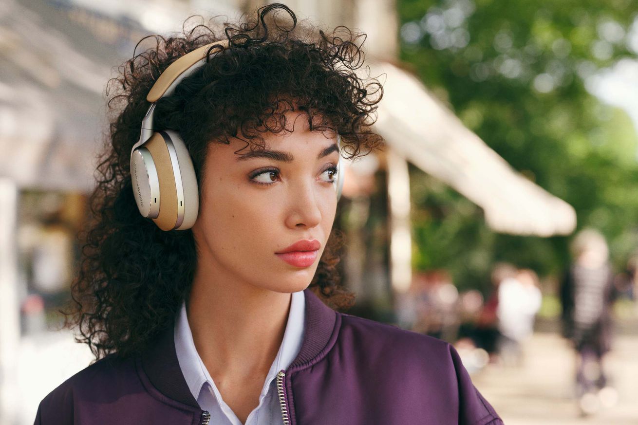 Bowers & Wilkins’ PX8 wireless headphones promise $700 worth of premium sound