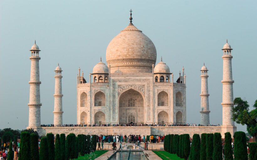 taj mahal and the four minarets