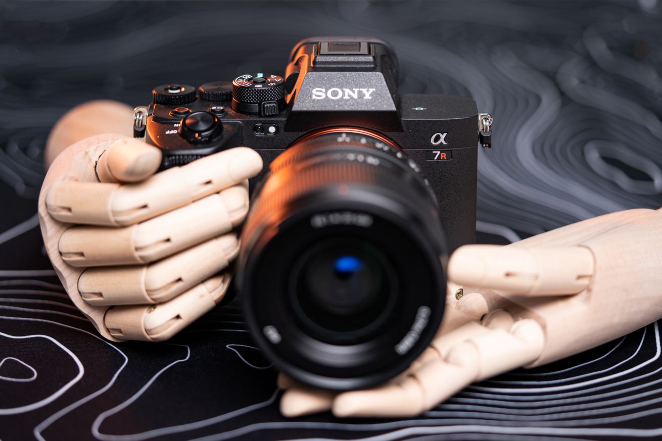 Sony’s A7R V camera is a technical triumph, so why is using it such a pain?