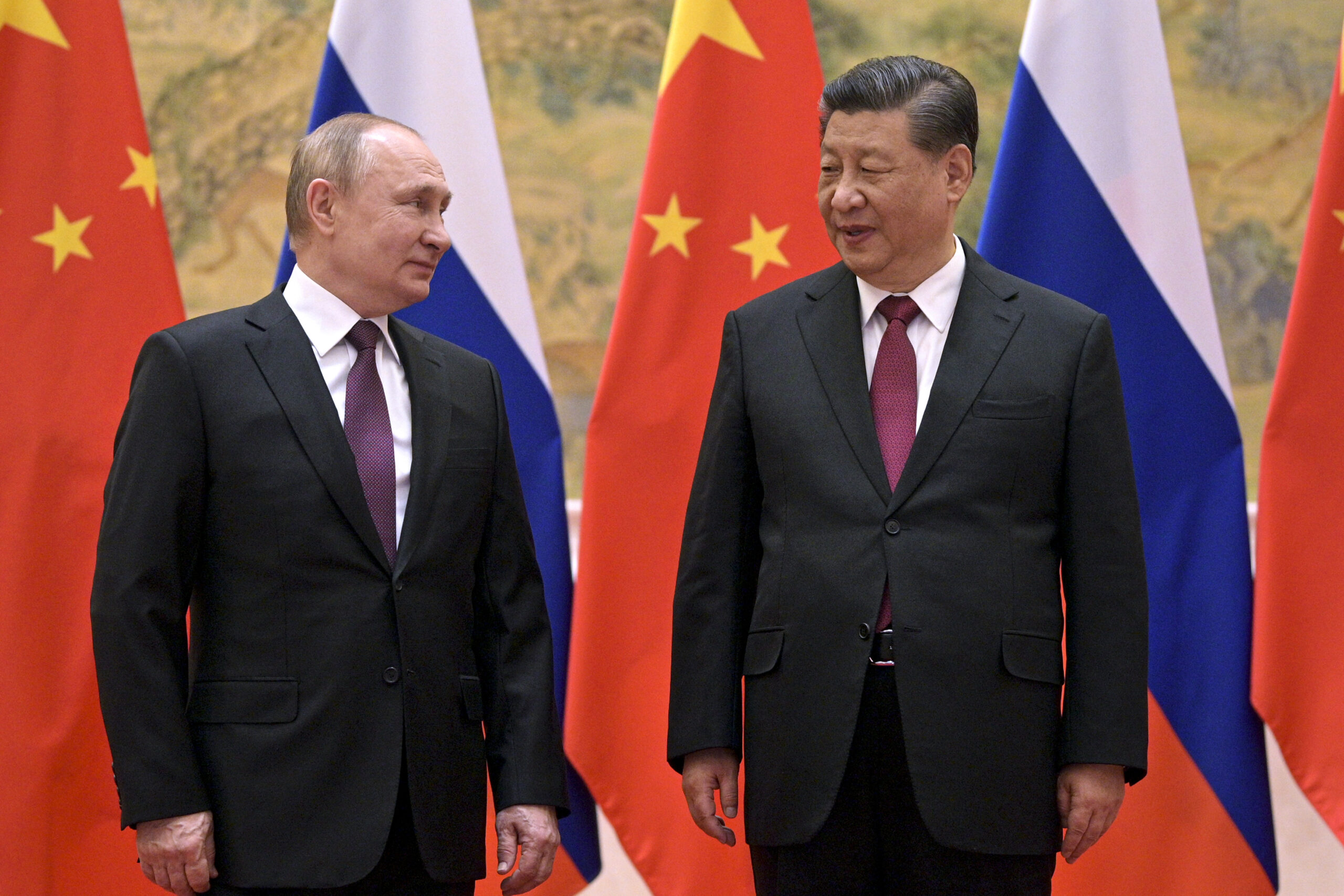 Xi Jinping lands in Moscow for meeting with Vladimir Putin