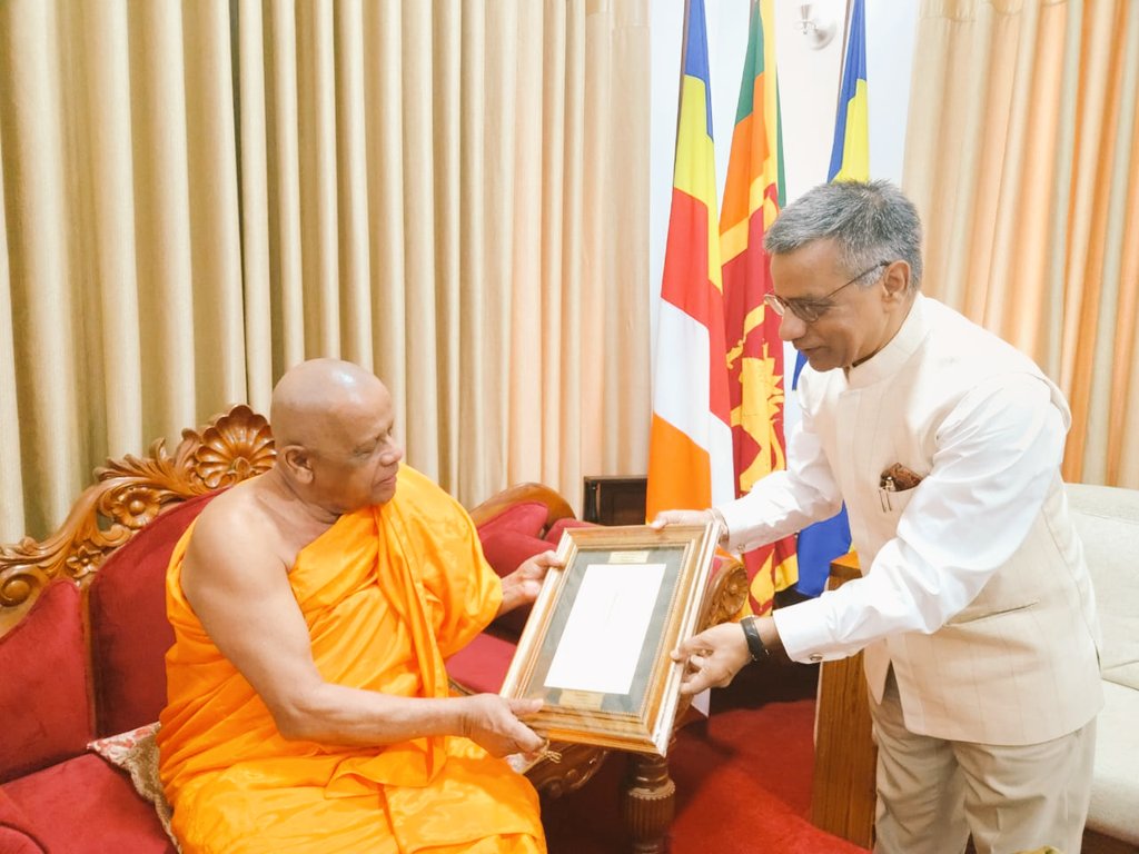 Indian High Commissioner in Sri Lanka calls on the Mahanayakes