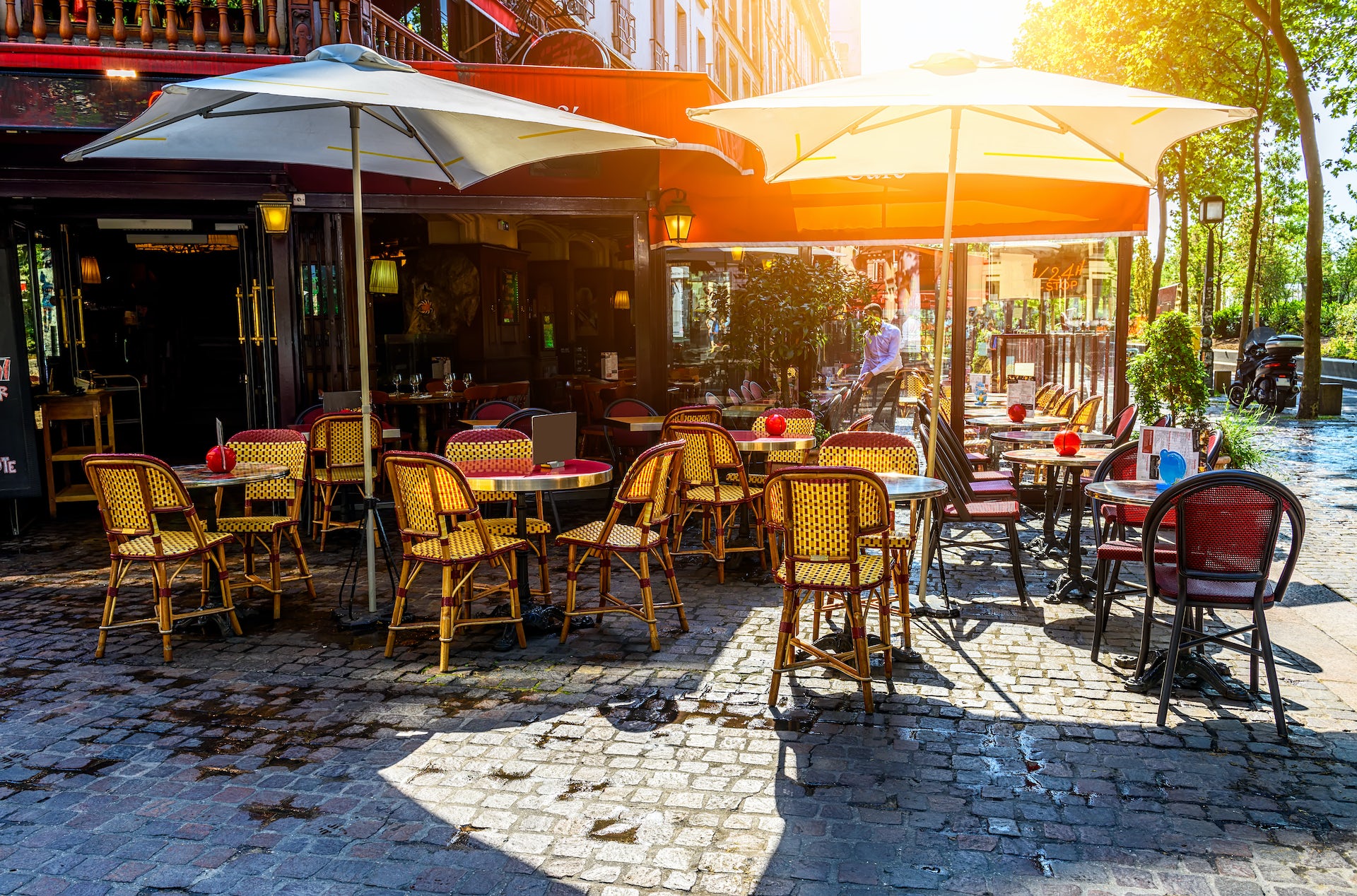 Travelling abroad? Don’t be tempted to pay your way using your home currency