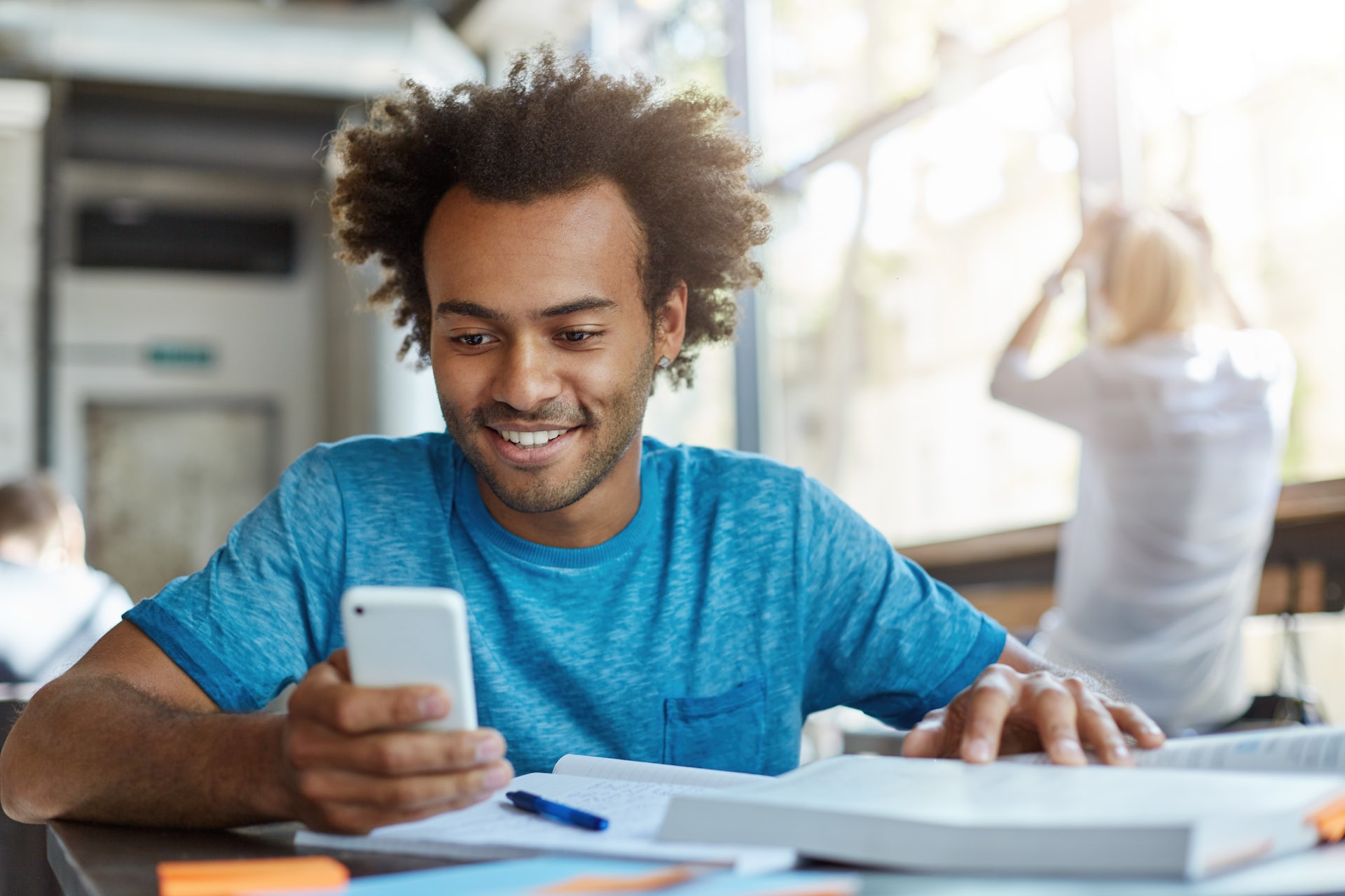 Stories of kindness may counteract the negative effects of looking at bad news – new research