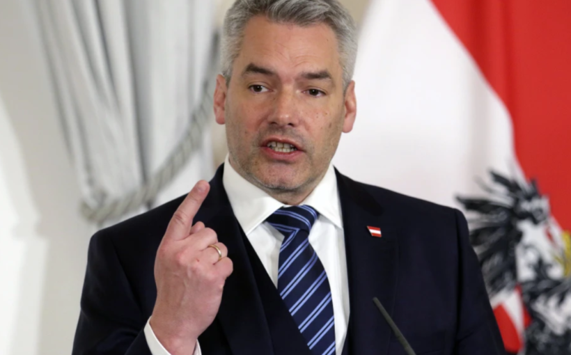 Austrian chancellor: Right to use cash should be in constitution