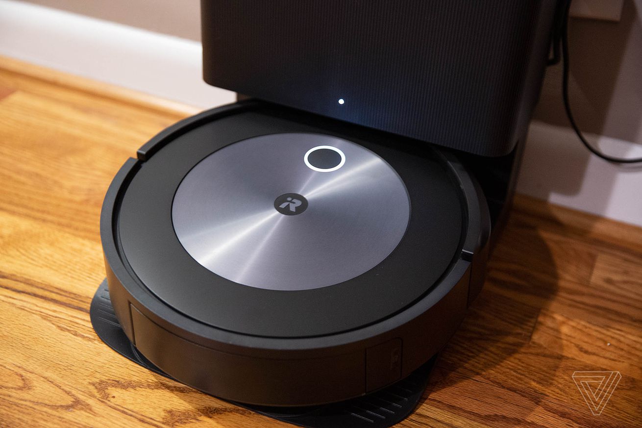 iRobot’s Roomba j7 Plus, our favorite robot vacuum, has hit an all-time low