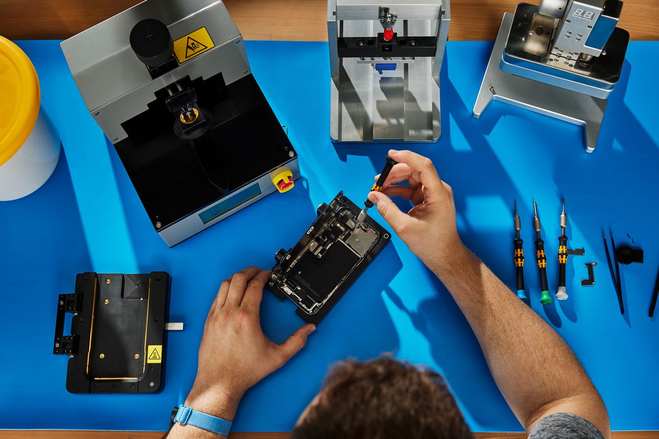 California passes right-to-repair act guaranteeing seven years of parts for your phone
