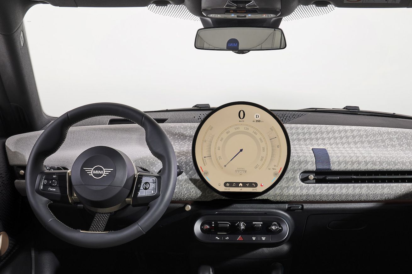 Mini’s new Cooper EV centers a giant circular OLED on the dash - Mingooland