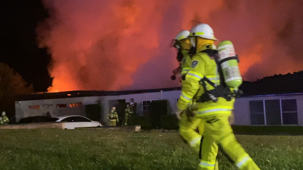 Ten-bedroom family home goes up in flames in north-west Sydney – Mingooland