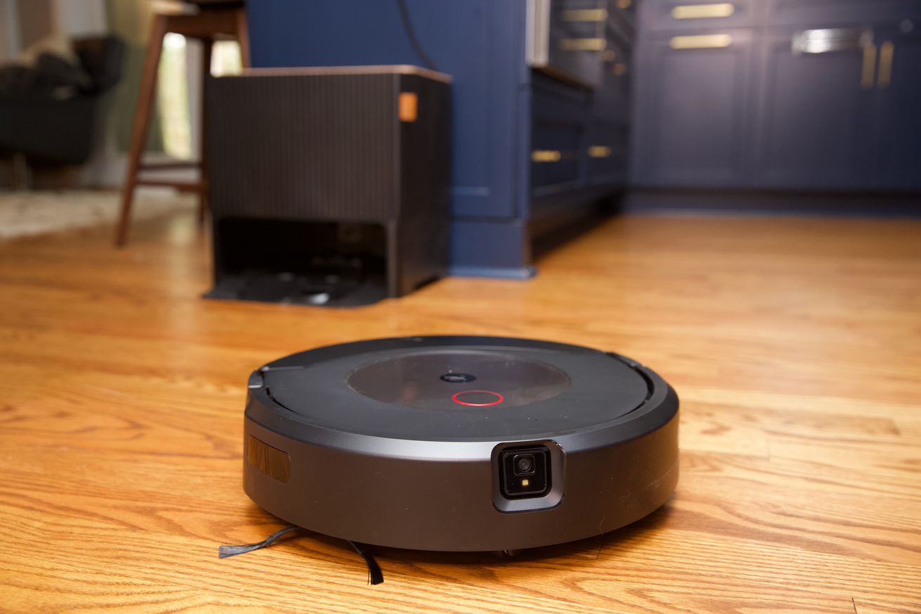 Roomba’s newest robot vacuums are up to $400 off for Cyber Monday
