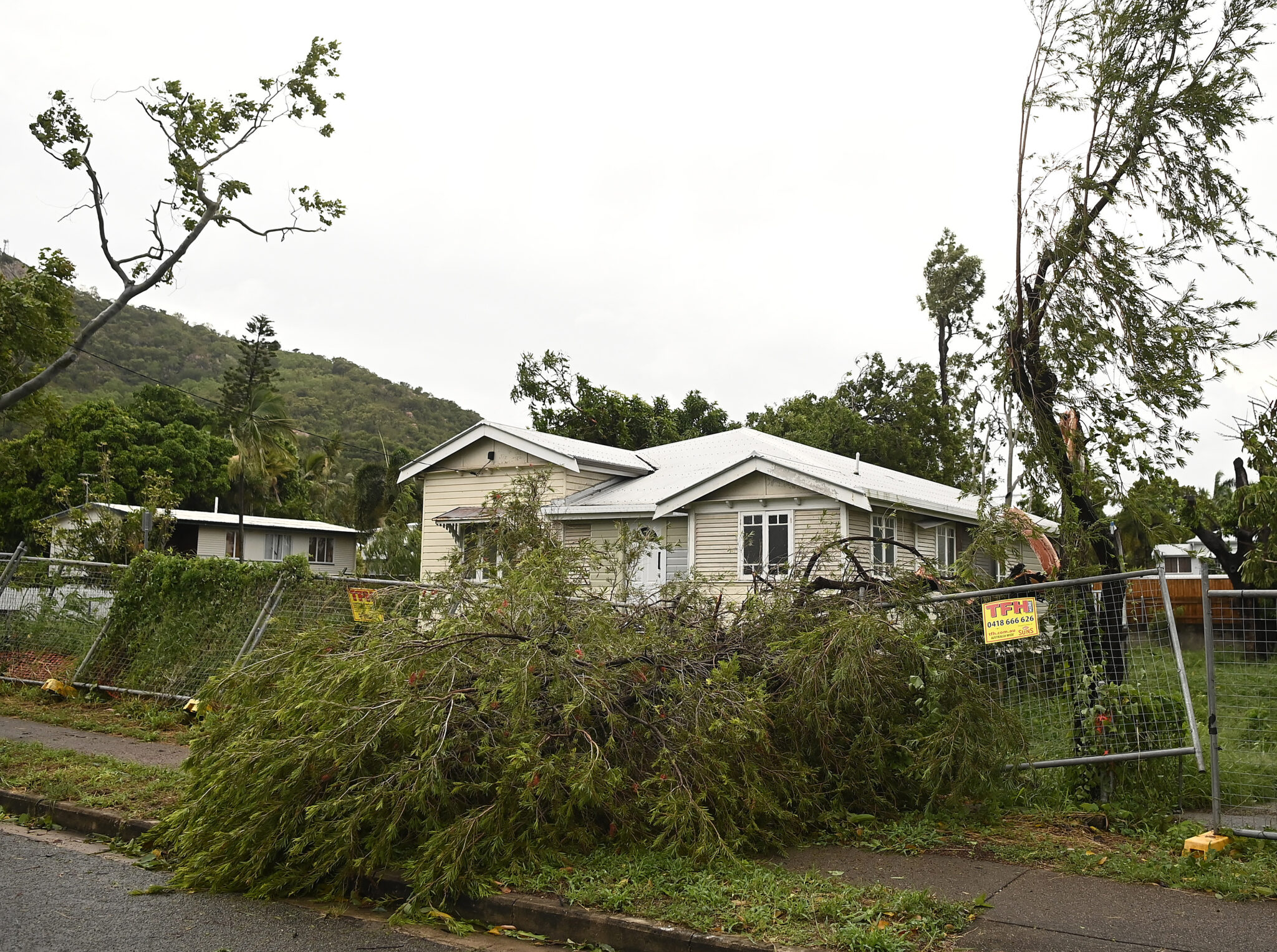 Ex-tropical cyclone Kirrily still packing a punch in North Queensland ...