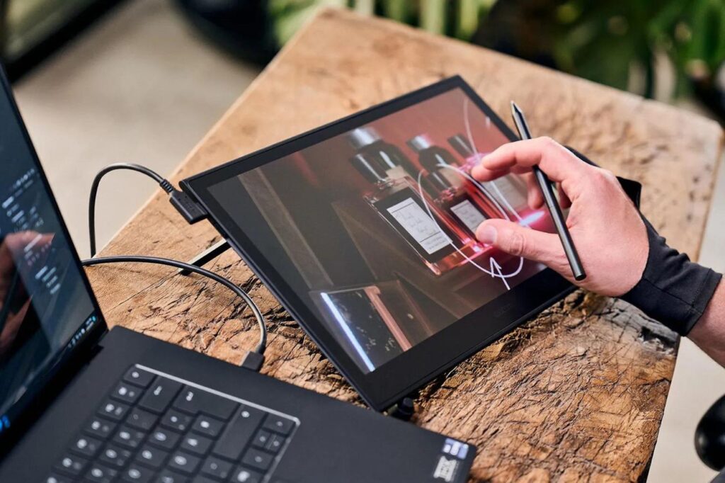 Wacom says its first OLED drawing tablet is cool and skinny – Mingooland