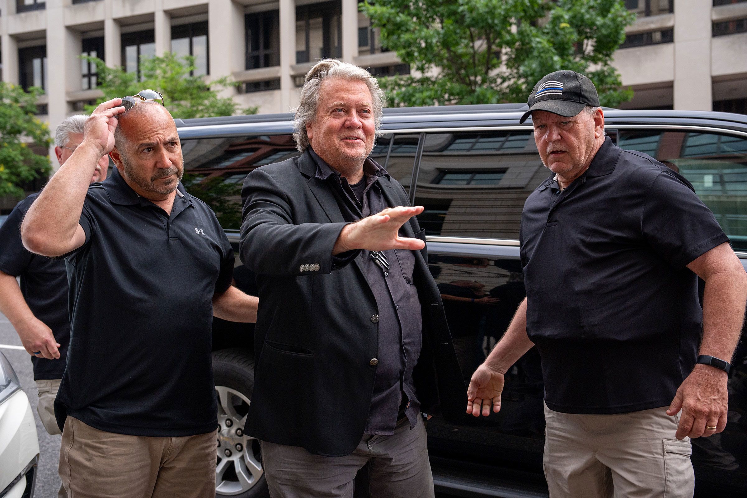 Ex-Trump advisor Steve Bannon ordered to report to prison