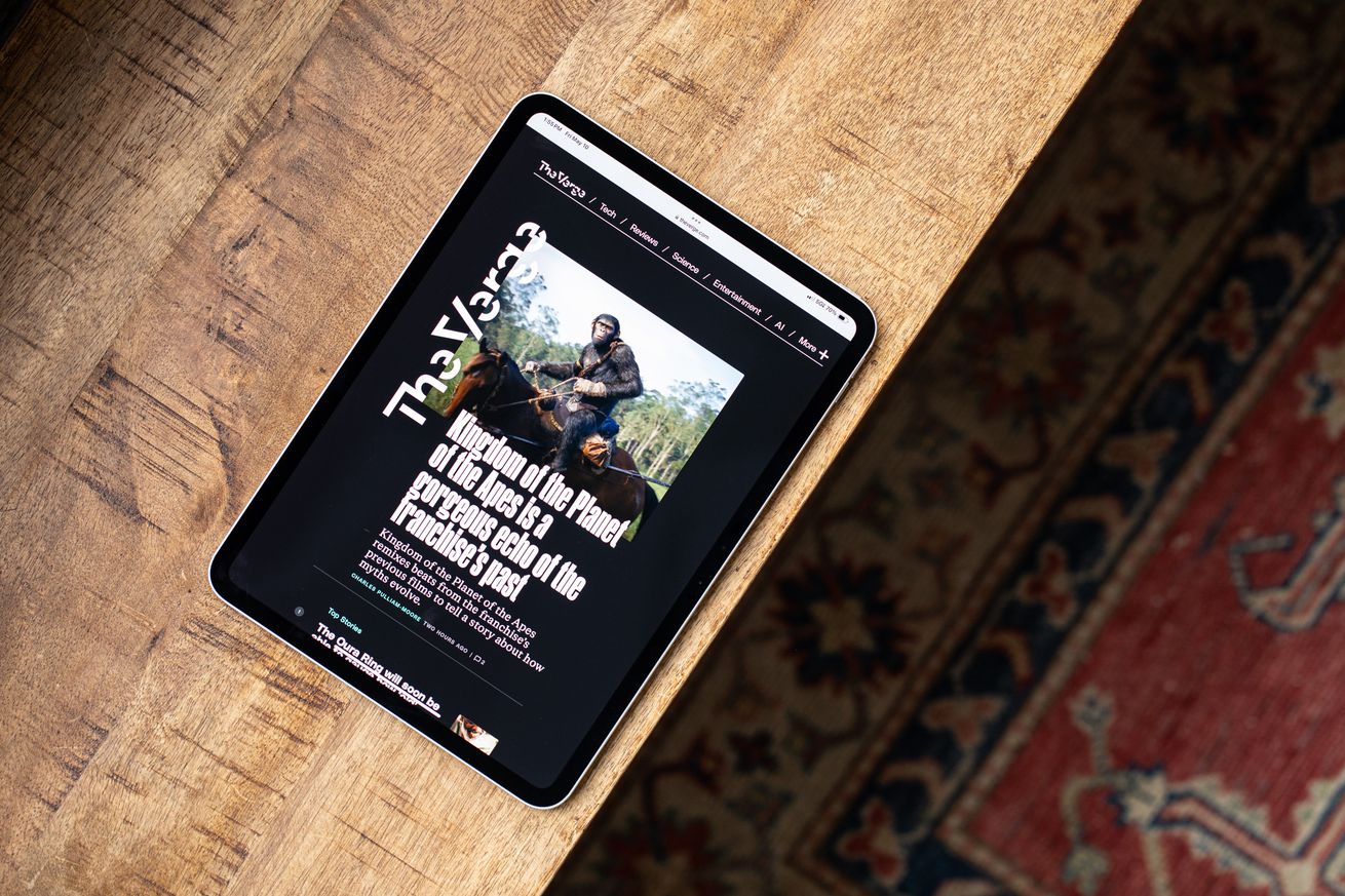 Tech: The iPad should fold in half