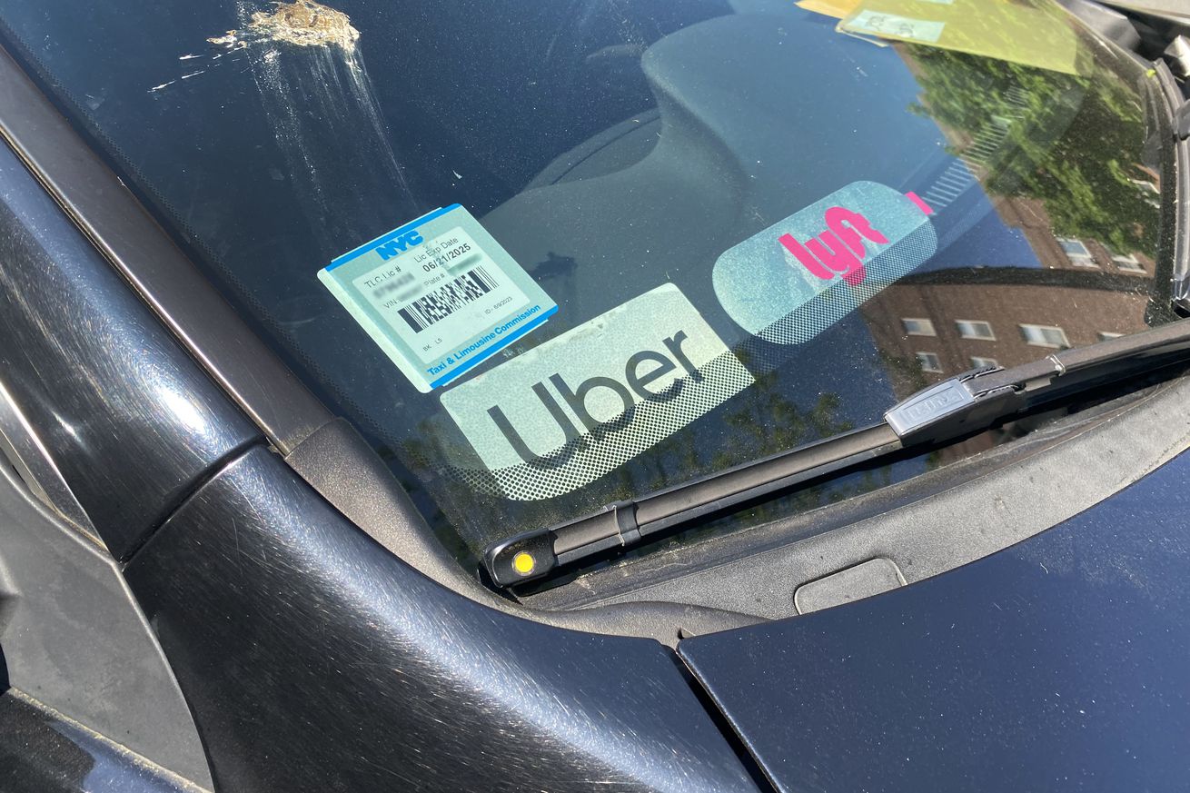 Uber And Lyft Now Required To Pay Massachusetts Rideshare Drivers $32 