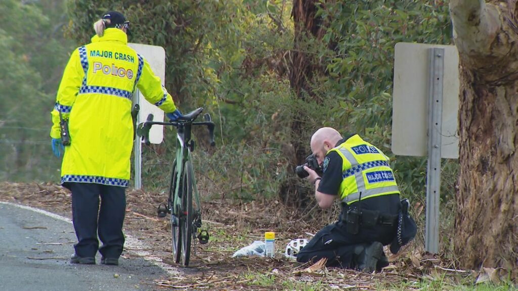 Cyclists ‘distraught’ after man killed in Adelaide Hills crash – Mingooland