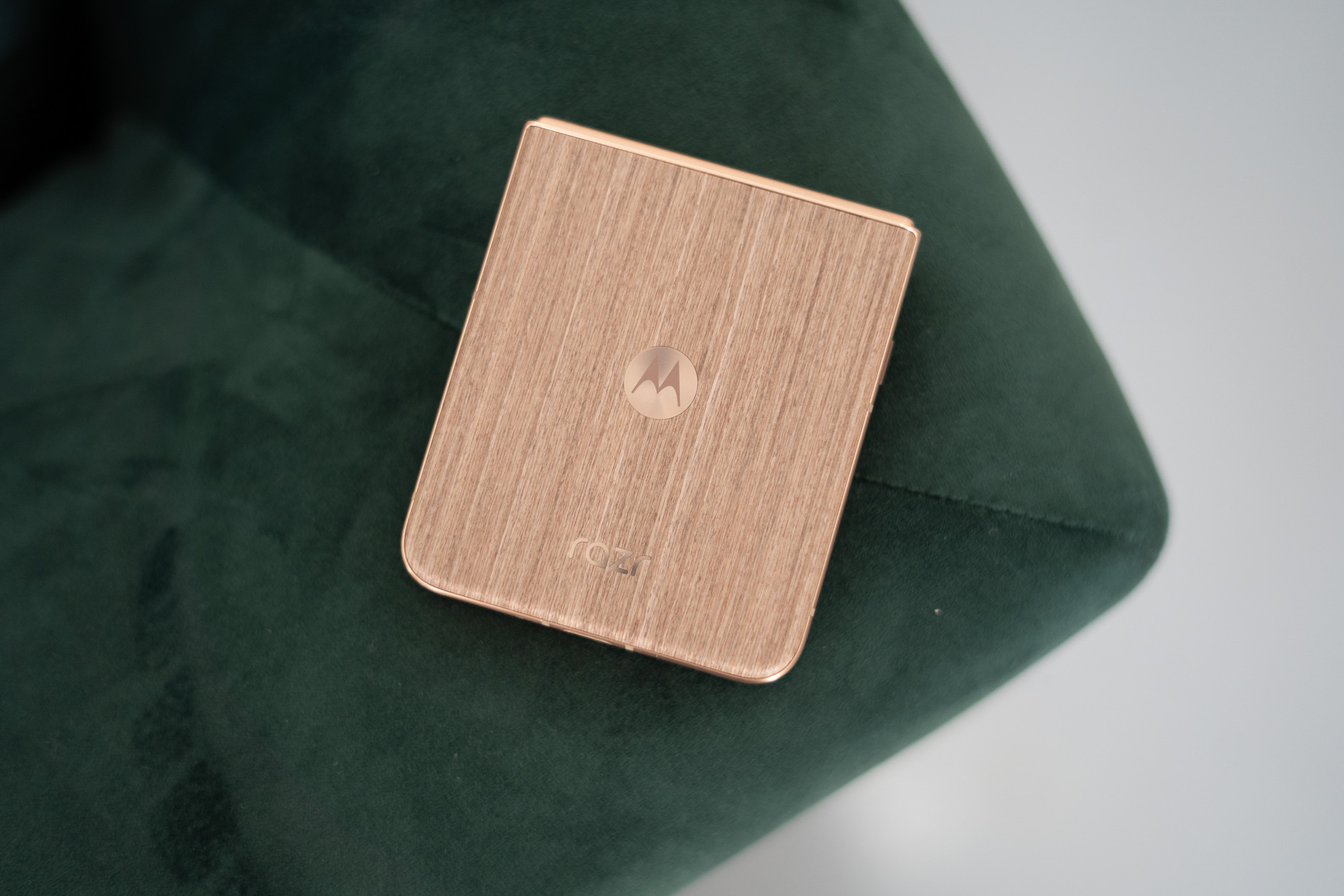 Motorola’s new Razr Ultra brings the wood back panel back