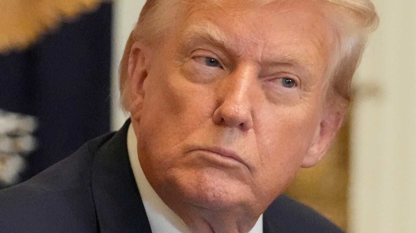 Trump says ‘incompetent’ Illinois governor, ‘no better’ Chicago mayor should call him for help with crime