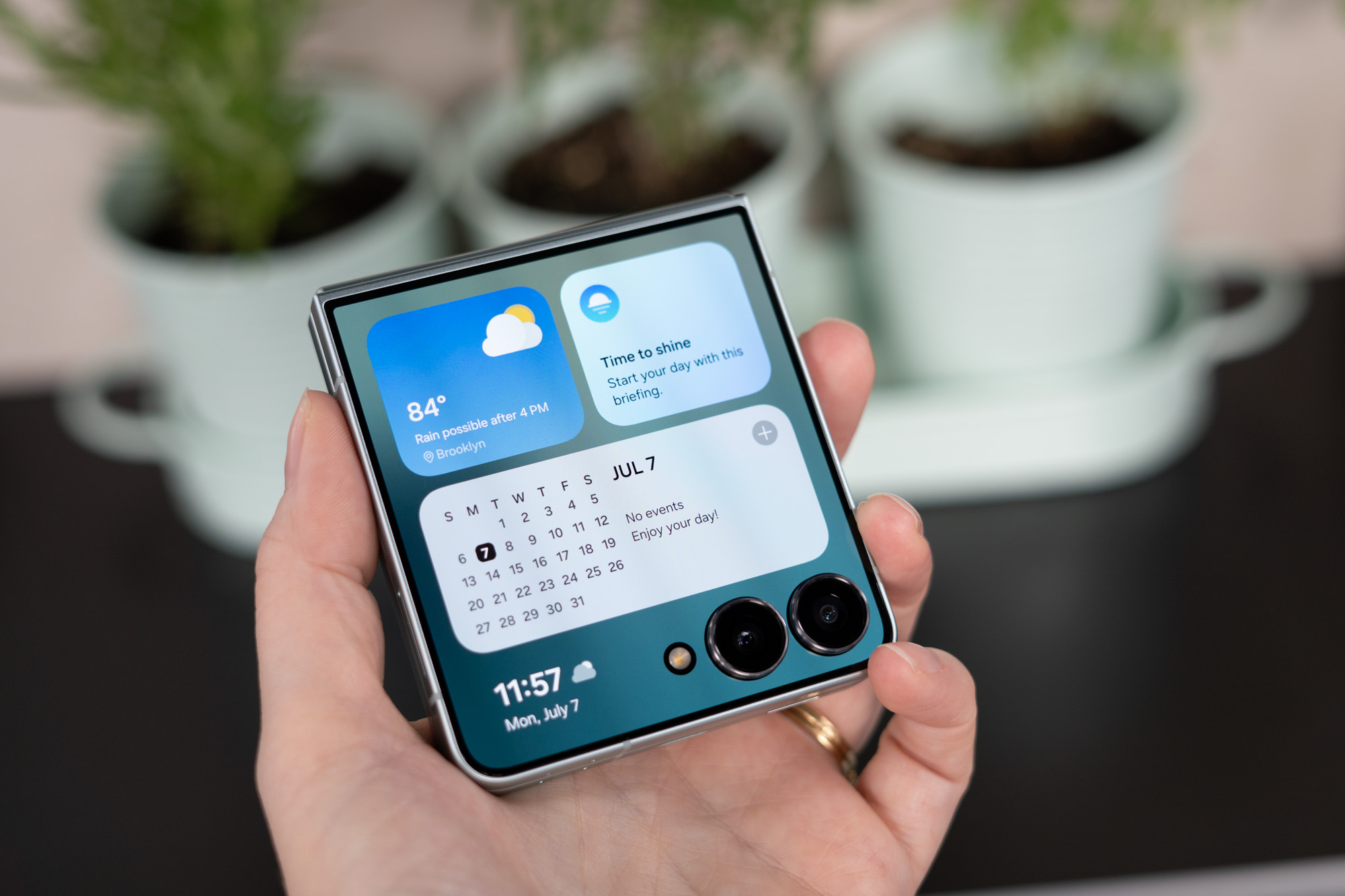 The one feature that keeps me from recommending flip phones